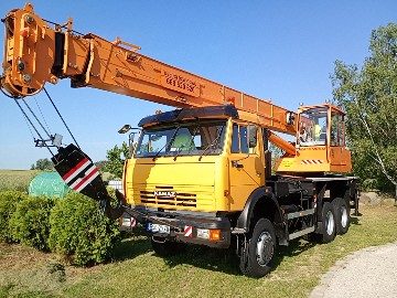 Kamaz w gotowości do wyjazdu na zlecenie